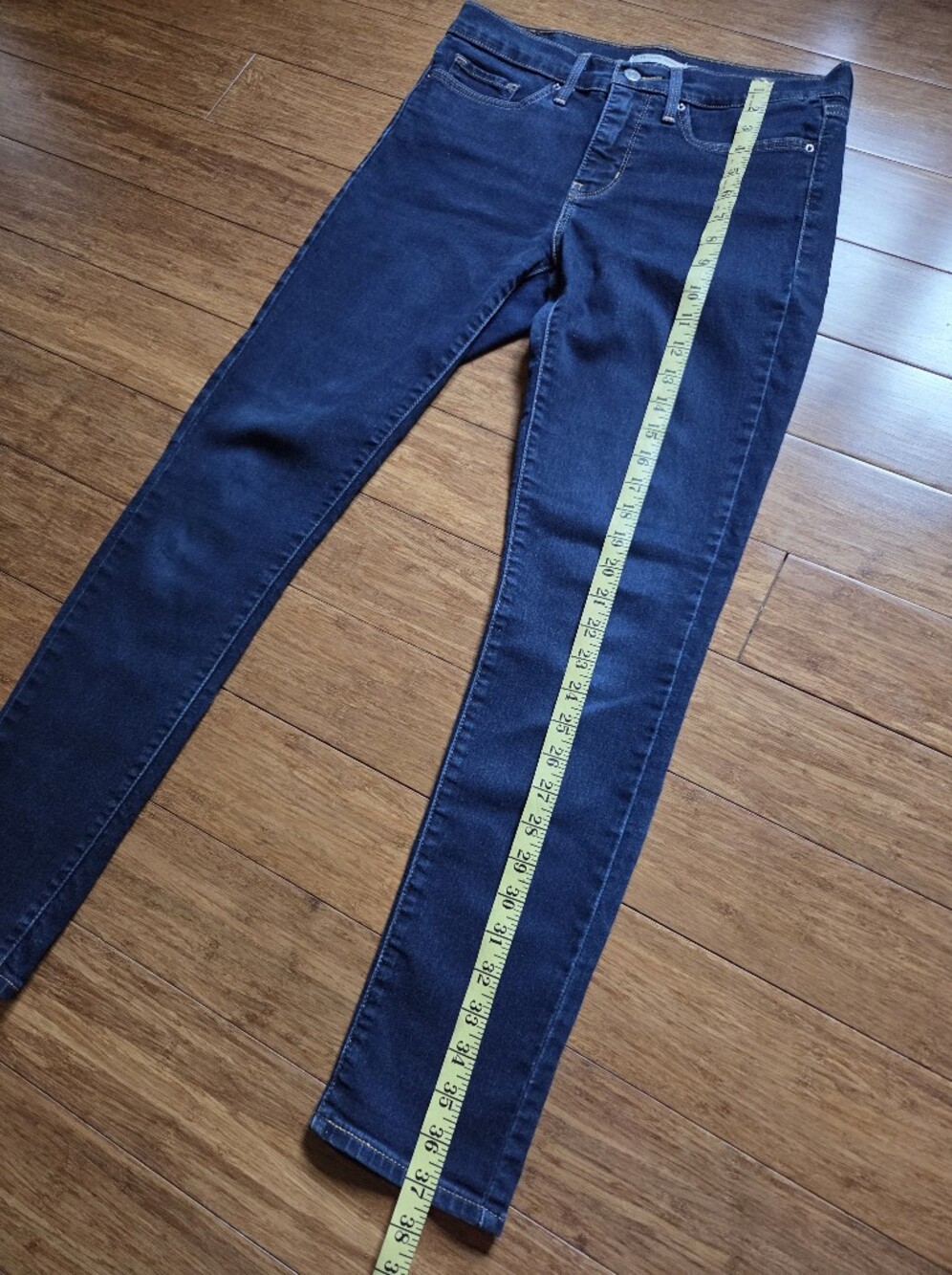 Levi's 311 Shaping Skinny Jeans Dark Wash Stretch Women's 28 x 30 Mid Rise - Picture 6 of 10